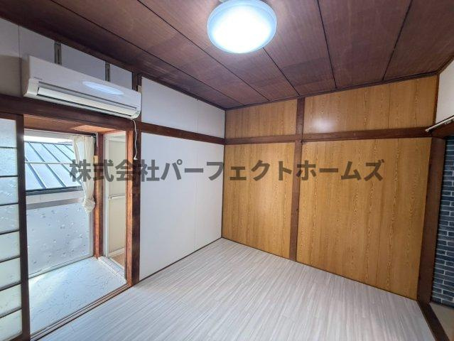 川勝町テラスハウスの洋室|コンパクトで使いやすい洋室です