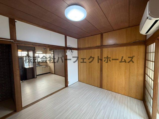 川勝町テラスハウスの洋室|落ち着いた色調の洋室です