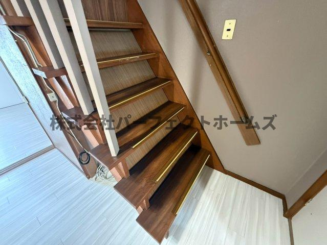 川勝町テラスハウスの内装|明るい室内です