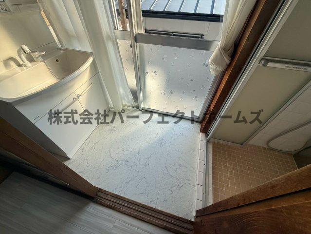 川勝町テラスハウスの洗面所|使いやすい洗面所です