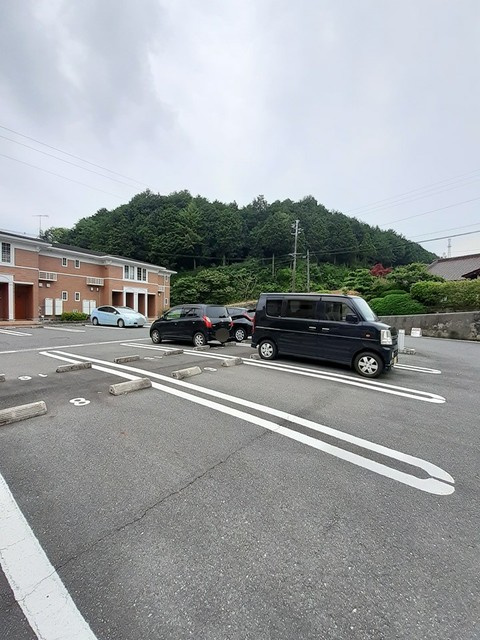 プラシード参番館の駐車場|駐車場