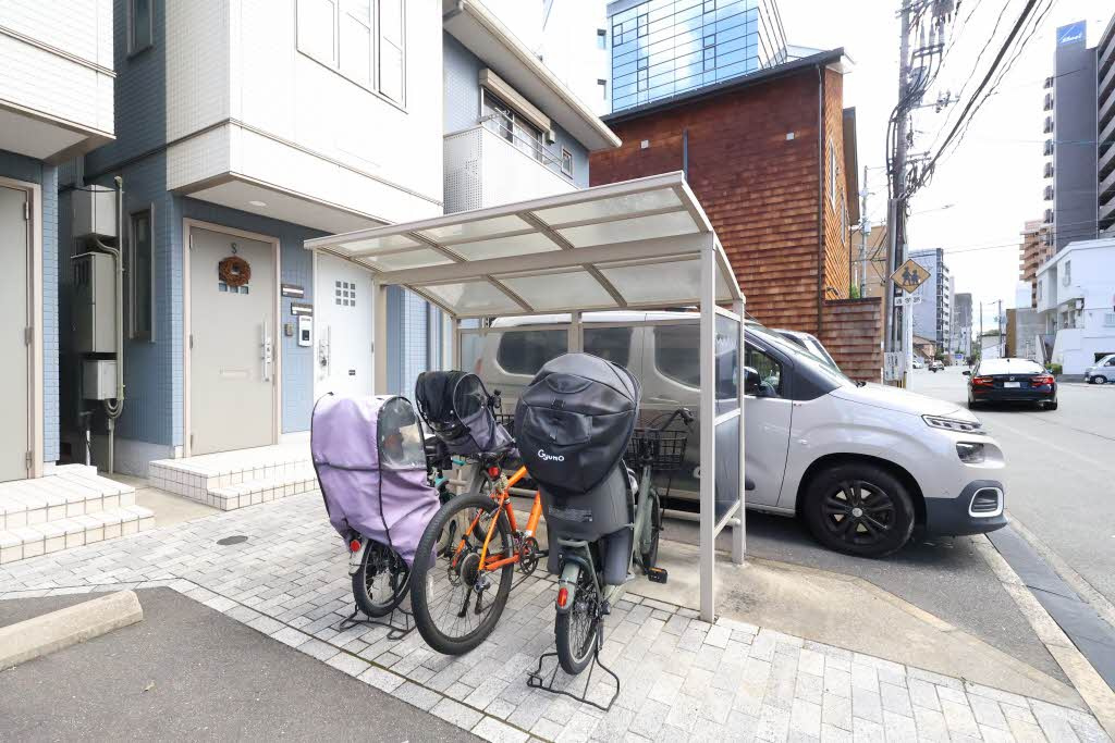 カルムステージ A棟の駐車場
