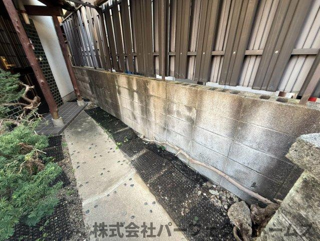 昭栄町戸建の玄関|ゆったりとした玄関です