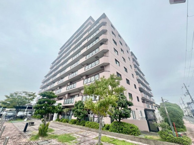 【外観】 | エクセル諏訪森 | 対面式キッチンですので、家族と会話しながら楽しくお料理できますね！Ｌ字キッチンですの、作業スペースが多くお料理もしやすいですね♪