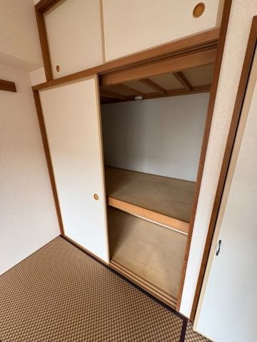 アウラ１０(E-058)の収納