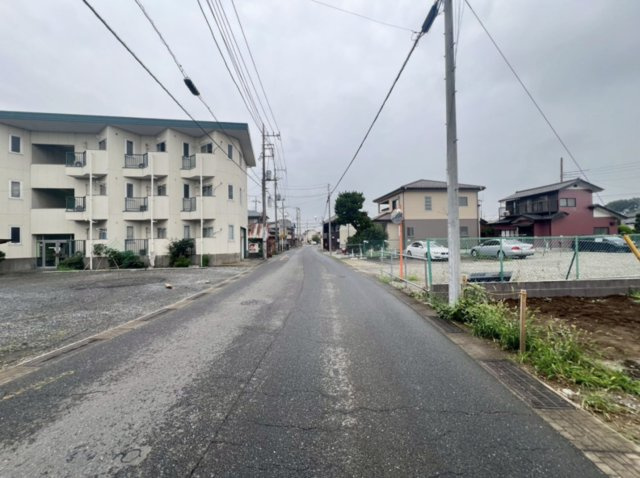 【前面道路含む現地写真】 | 坂戸市泉町1期　新築戸建　全2棟　1号棟
