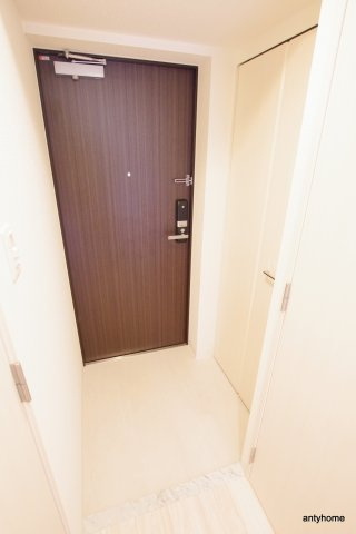 エスリード弁天町グロリア 仲介手数料無料の玄関