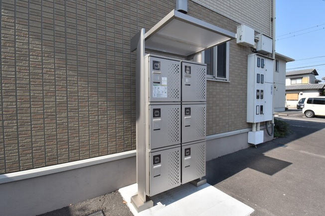  | リーバス・E・イノセント B棟 | 宅配ボックス