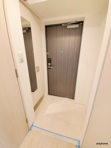 クレストタップ京橋　仲介手数料無料の玄関