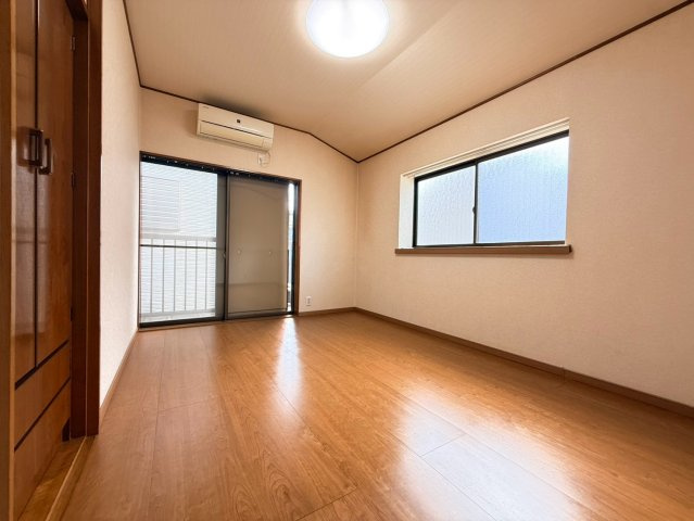 三郷市谷口中古物件の洋室