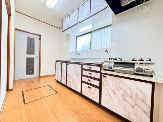 三郷市谷口中古物件のキッチン