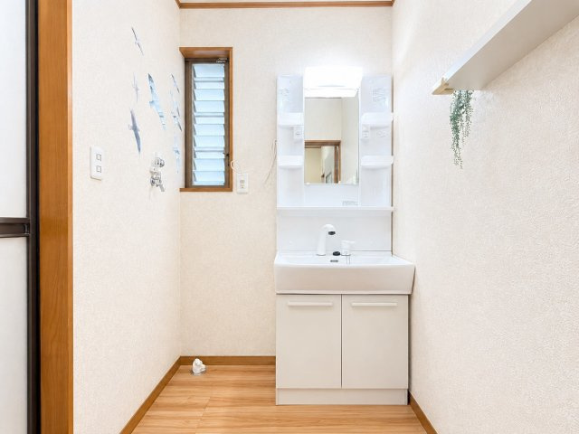 三郷市谷口中古物件の独立洗面台