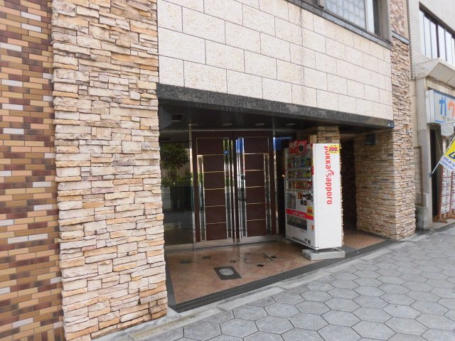 大阪市中央区谷町６丁目の賃貸マンションのエントランス