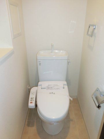 大阪市中央区谷町６丁目の賃貸マンションのトイレ