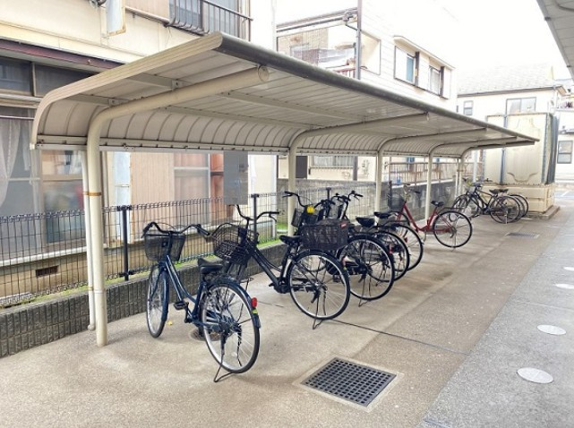 クレールＳＫの駐車場
