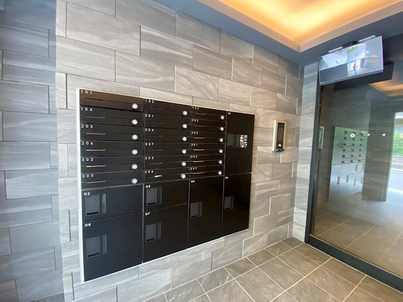 THE GARNET SUITE RESIDENCE 山科WESTのエントランス