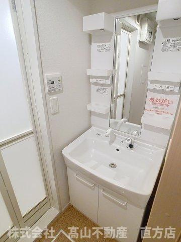北九州市八幡西区馬場山緑のアパートの洗面所