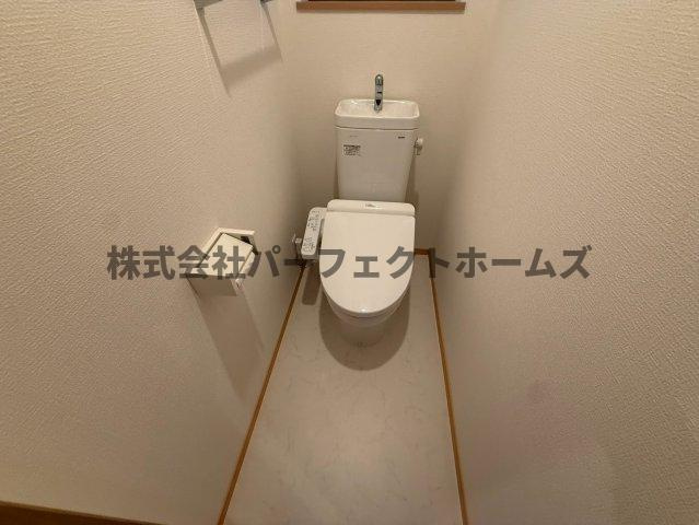 高柳7丁目貸家のトイレ|１F　トイレです