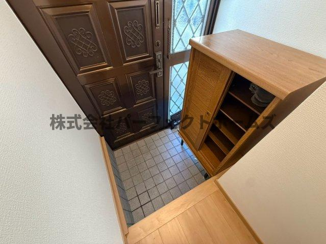 高柳7丁目貸家の玄関|落ち着いた玄関です