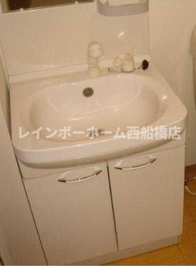 浦安市堀江１丁目のアパートの洗面所