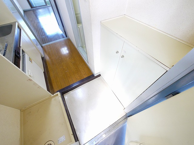 アメニティホウコクの玄関|収納もある玄関です