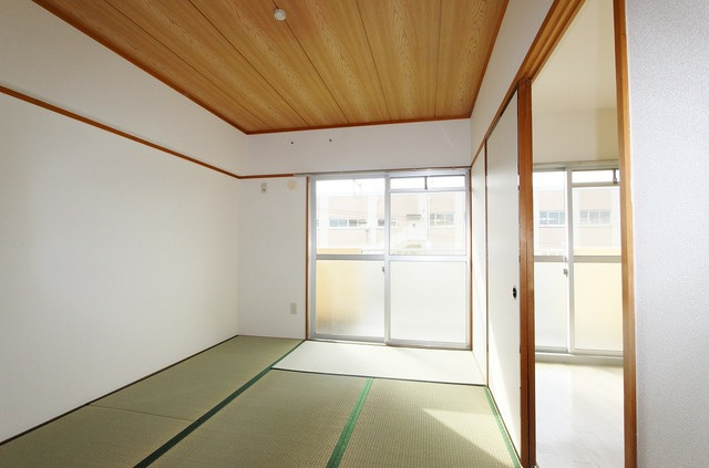 キリンハウスの和室|※別部屋のお写真で、現況優先と致します。