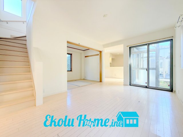 中古戸建て　日野市東豊田3丁目の居間・リビング|☆リフォーム前写真☆ （2026年10月撮影）
LDK拡張 及び サンルーム解体予定
