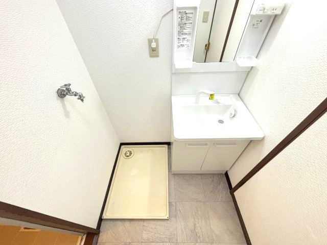 西浦2丁目貸家の洗面所