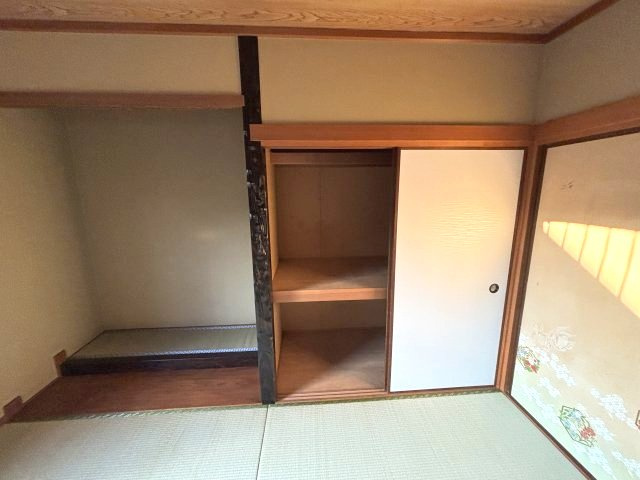 西浦2丁目貸家の収納