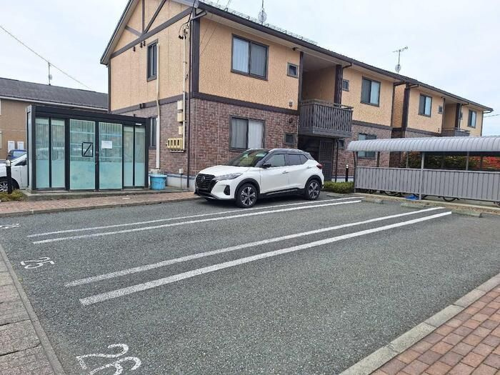 リビングタウン飯岡新田Ⅰ　Ｂの駐車場