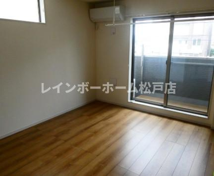 リーブルファイン南流山Ｂ棟仲介手数料（賃料の1.10ヵ月）の50％OFF対象物件！の居間・リビング|ゆったり過ごせるリビングです