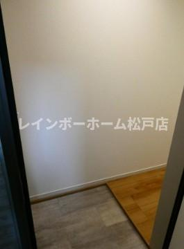 リーブルファイン南流山Ｂ棟仲介手数料（賃料の1.10ヵ月）の50％OFF対象物件！の玄関|玄関です