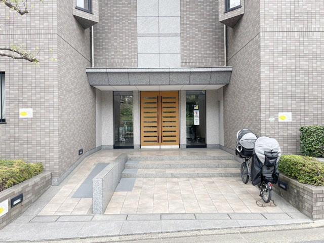 【エントランス】 | サーパス方南町 | マンションの「顔」ともいうべきエントランス部分です。～即日のご見学可能～　お問合せはお気軽に。