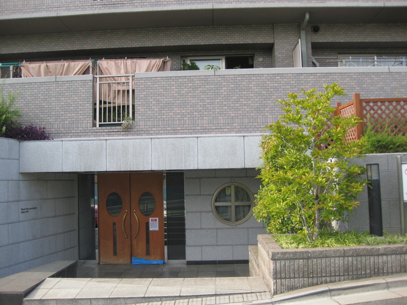 プラネ吹田山手町アーバンビューのエントランス