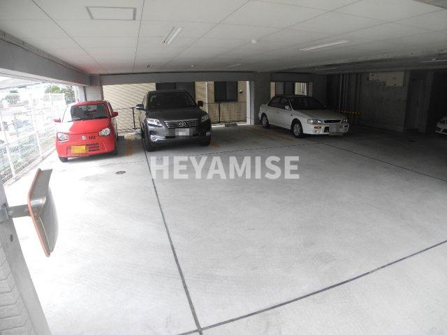 ヒルズ文教の駐車場