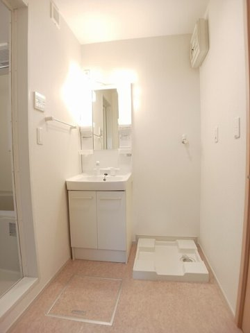 寿マンションの洗面所