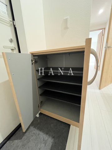 シャルールの収納|シューズボックス♪上には小物が置けますね♪