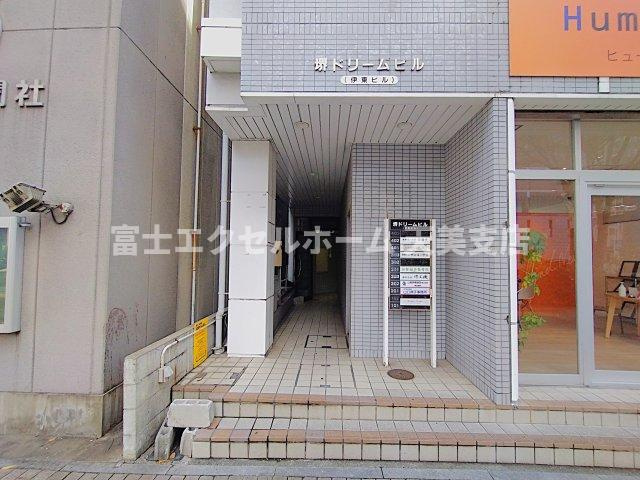 堺ドリームビルのエントランス
