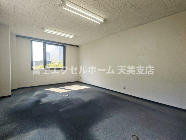 堺ドリームビルの居間・リビング