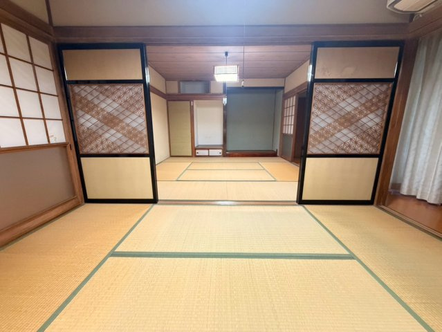 柏崎市鯨波レントハウスの居間・リビング