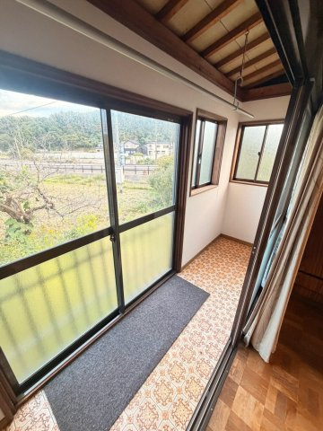 柏崎市鯨波レントハウスのバルコニー