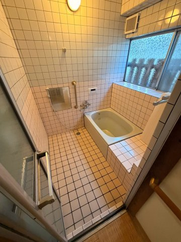 柏崎市鯨波レントハウスの浴室