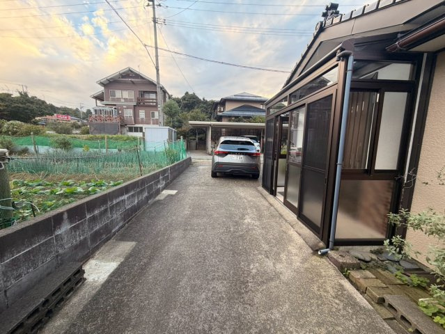 柏崎市鯨波レントハウスの駐車場