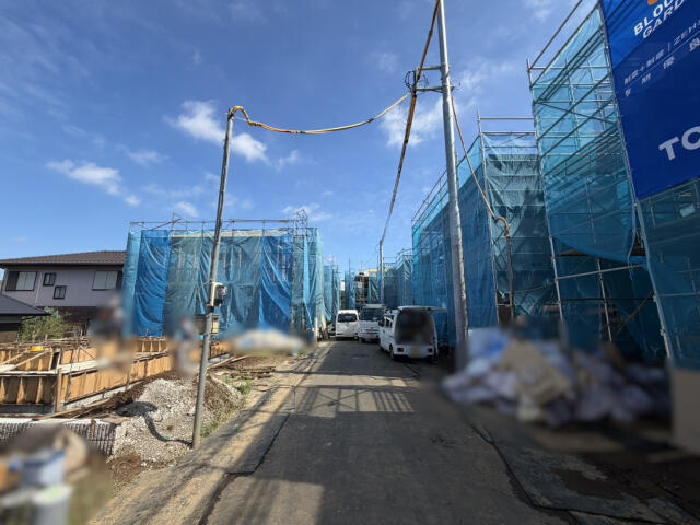 ブルーミングガーデン　市川市国府台３丁目１０棟／１期３号棟の前面道路含む現地写真|現地写真