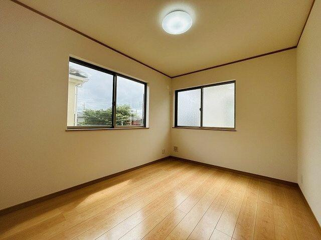 市川市中国分５丁目４－７の洋室|２階西側洋室約６帖の様子