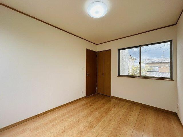 市川市中国分５丁目４－７の洋室