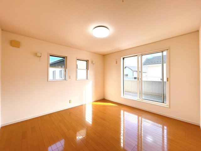 大平町西野田　中古戸建　敷地63坪の居間・リビング