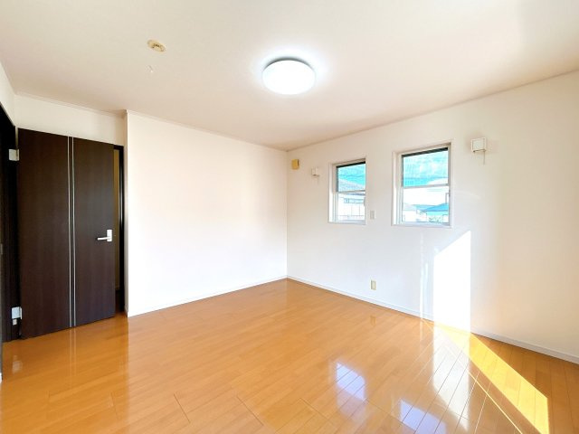 大平町西野田　中古戸建　敷地63坪の洋室