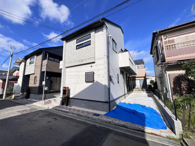 ブルーミングガーデン　船橋市芝山５丁目２棟／１期２号棟の前面道路含む現地写真|【2号棟外観写真】