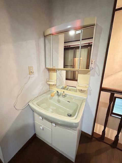 芝山５丁目戸建の独立洗面台